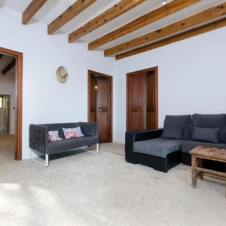 Villa Yourhouse Llampi, Quiet In The Countryside With Private Pool