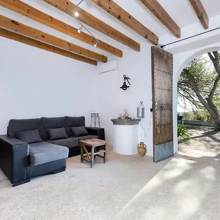 Villa Yourhouse Llampi, Quiet In The Countryside With Private Pool