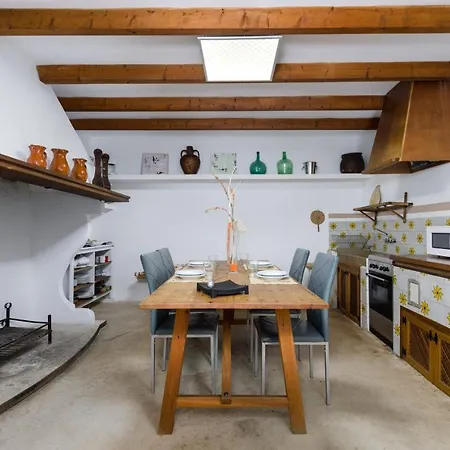Yourhouse Llampi, Quiet In The Countryside With Private Pool Villa
